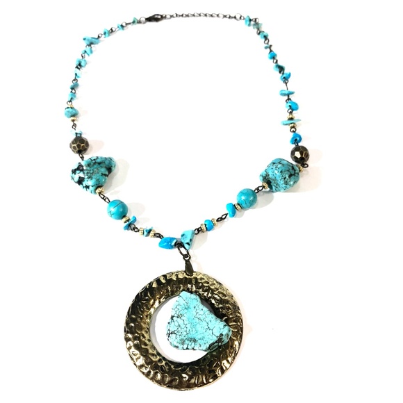 Women's Turquoise Hammered Metal Pendant Necklace - Picture 3 of 4
